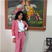 Me defino como una maestra paciente con los niños y muy amigable. Me gusta agregar distintos métodos de aprendizaje.